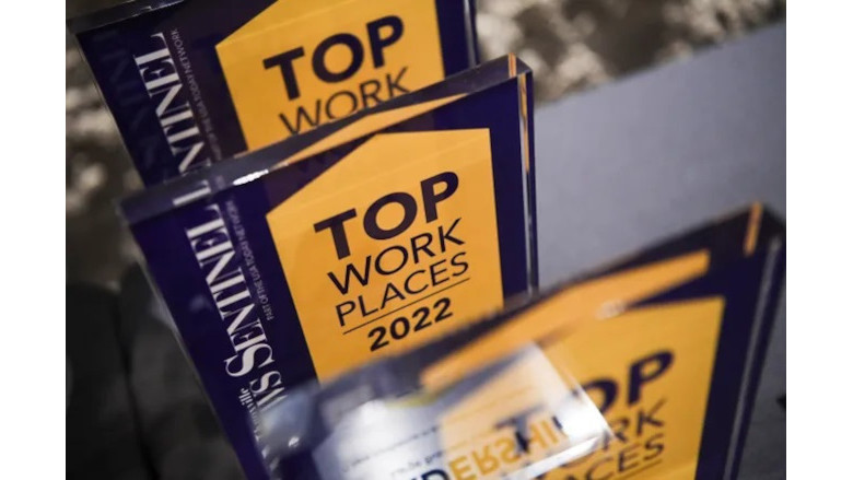 Top workplaces 2022 close up.jpg
