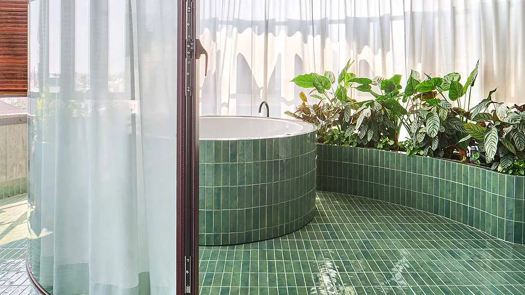Green glazed porcelain tile(2).jpg