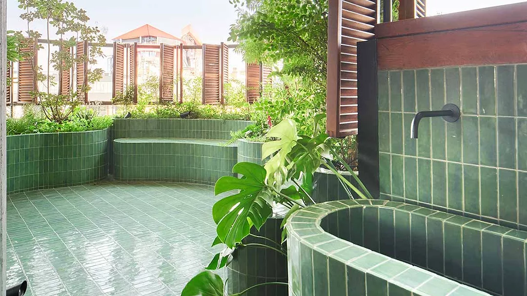 Green glazed porcelain tile
