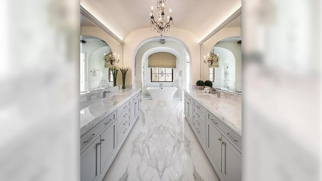 Moderno Porcelain Works slab bathroom
