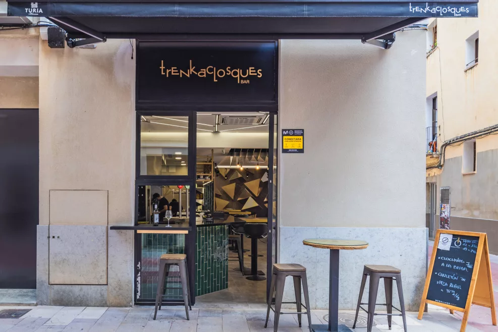 Exterior of Trenkaclosques