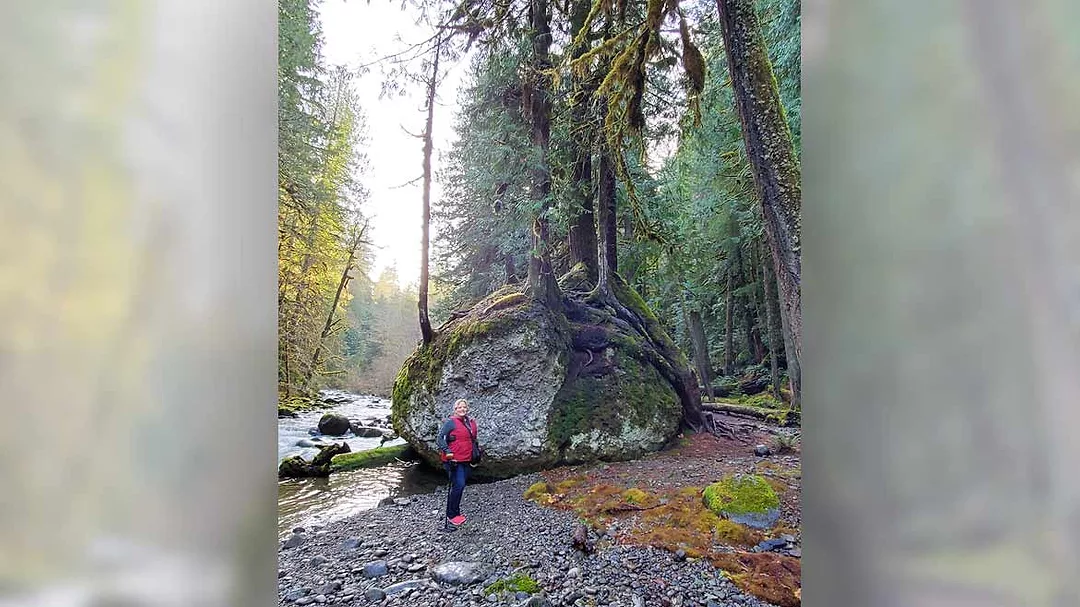 Francee Alderson by a Tree