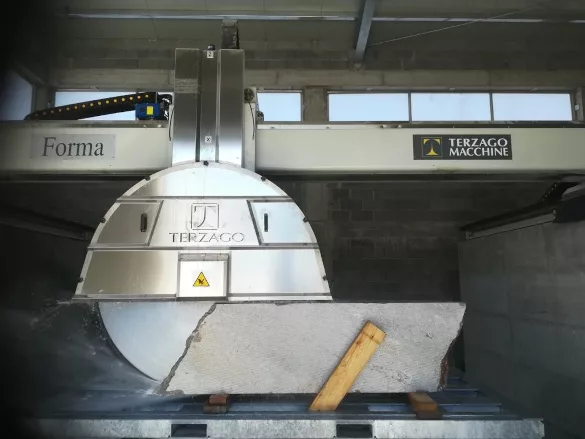 Terzago Forma – A CNC-Controlled Bridge Saw