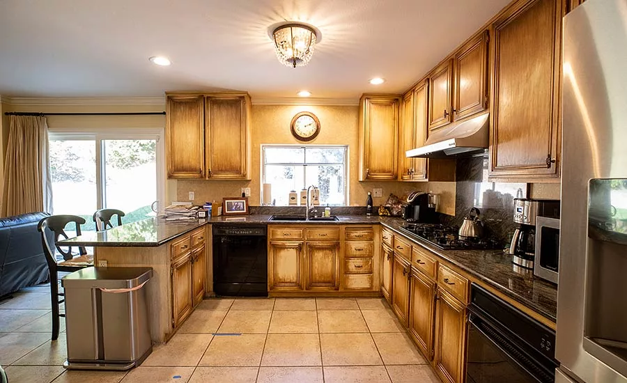 SW 1021 Web Exclusive: Vadara Shalena Smith Kitchen before renovation