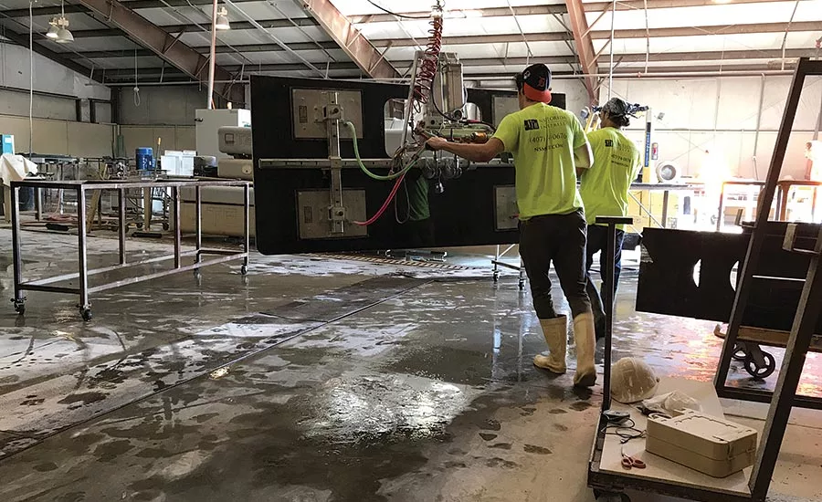 Equipment to move slabs