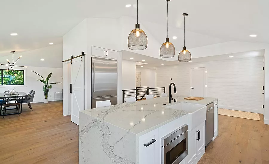 SW 1021 One-on-One with Vadara Quartz, Laguna Installation