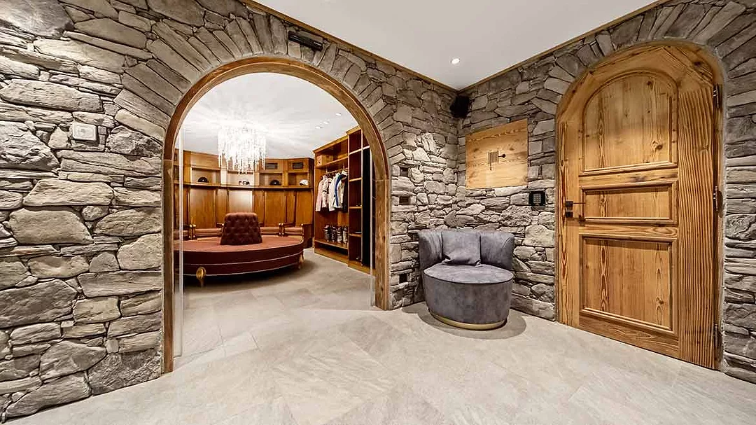 SW 0122 Web Exclusive: Villa Bacchini 3